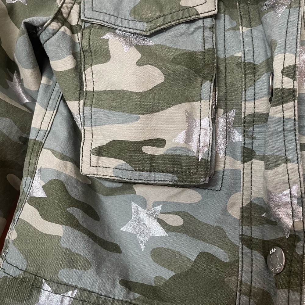 GAP Kids Green Camouflage Jacket with Star Accents - Picture 5 of 5